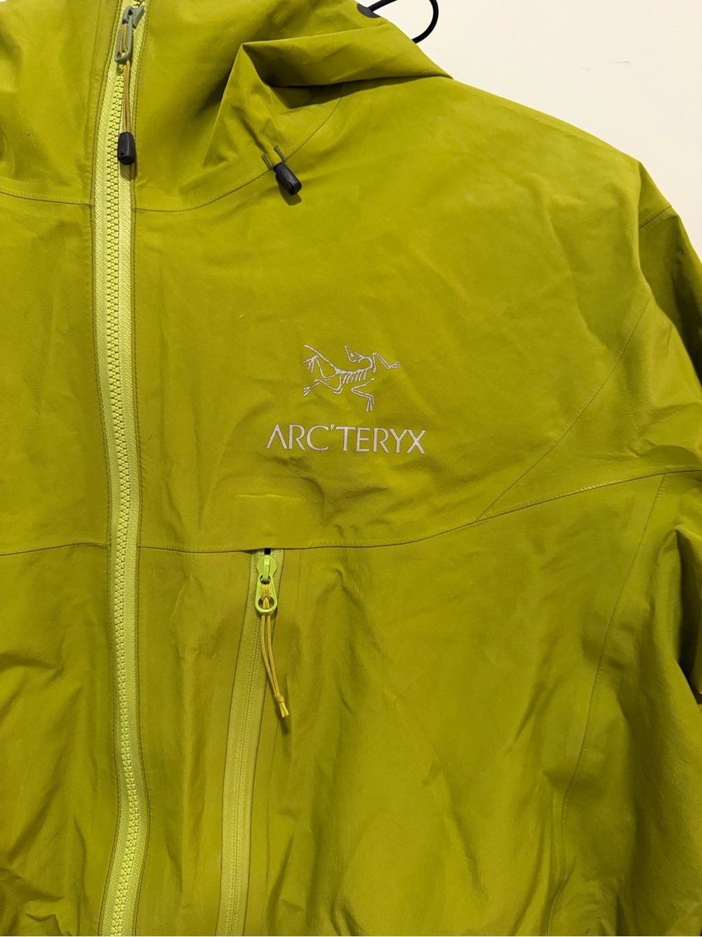 Arcteryx men’s rain coat